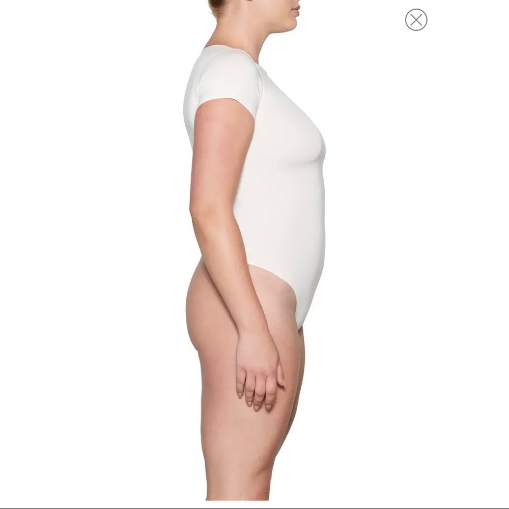 Essential T-Shirt Bodysuit *SOLD OUT ON WEBSITE* - Picture 3 of 4